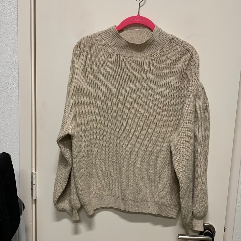 Balloon sleeve sweater